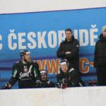 Hokej: Marod Mrázek zaskakuje na střídačce Samsonu. Trenér chodí o berlích a Vydarený může do boje