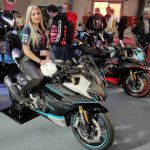 VIDEO: Prezident Petr Pavel zahájil výstavu motocyklů, přijel na svém