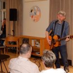 Ilustrátorka přiletěla do táborského divadla na vernisáž své výstavy Menagerie přímo z Boloně