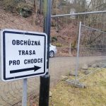 Jordánskou ulicí pod Holečkovými sady v Táboře neprojedete