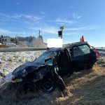 AKTUALIZOVÁNO: Ve Strunkovicích se střetlo osobní auto s vlakem. Řidičku transportoval vrtulník do nemocnice