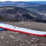 Paraglaidistovi nevyšel start. Vrtulník ho transportoval do nemocnice
