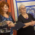 Díla výstavy Od patchworku k textilním obrazům nesou i emotivní příběhy