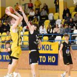 VIDEO: Junioři píseckých Sršňů vstoupili do čtvrtfinále vítězně
