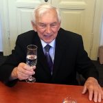 Hradečtí radní ocenili Bořivoje Kasala za dlouholetý přínos pro město. Bývalý majitel pily v pátek oslaví 95. narozeniny