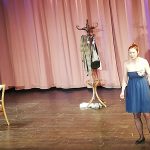 Hradecké ochotnice za sebou mají premiéru komedie Tři holky jako květ. Tleskala jim vyprodaná Střelnice