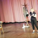 Hradecké ochotnice za sebou mají premiéru komedie Tři holky jako květ. Tleskala jim vyprodaná Střelnice