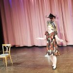Hradecké ochotnice za sebou mají premiéru komedie Tři holky jako květ. Tleskala jim vyprodaná Střelnice