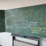 Z bývalého areálu školy v přírodě měl vzniknout domov pro seniory. Místo toho objekt u Volyně chátrá
