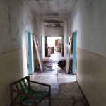 Z bývalého areálu školy v přírodě měl vzniknout domov pro seniory. Místo toho objekt u Volyně chátrá