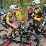 Závody týmu Rouvy specialized v Rakousku a Německu komplikoval déšť