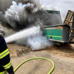 Středa ve znamení požárů. Na Táborsku hořel štěpkovač, na Jindřichohradecku stodola