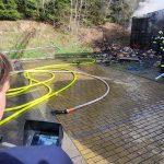 Ve Studánkách hoří lodní kontejnery se zábavní pyrotechnikou. Na místě zasahuje dvanáct jednotek hasičů