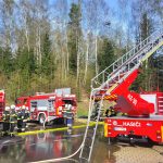 Ve Studánkách hoří lodní kontejnery se zábavní pyrotechnikou. Na místě zasahuje dvanáct jednotek hasičů
