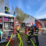 Ve Studánkách hoří lodní kontejnery se zábavní pyrotechnikou. Na místě zasahuje dvanáct jednotek hasičů
