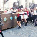 Majáles v Jindřichově Hradci ovládli hippies z obchodní akademie