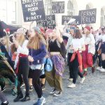 Majáles v Jindřichově Hradci ovládli hippies z obchodní akademie