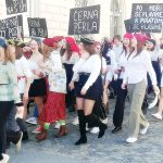 Majáles v Jindřichově Hradci ovládli hippies z obchodní akademie