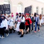 Majáles v Jindřichově Hradci ovládli hippies z obchodní akademie