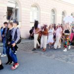 Majáles v Jindřichově Hradci ovládli hippies z obchodní akademie