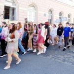 Majáles v Jindřichově Hradci ovládli hippies z obchodní akademie