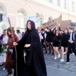 Majáles v Jindřichově Hradci ovládli hippies z obchodní akademie
