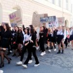 Majáles v Jindřichově Hradci ovládli hippies z obchodní akademie