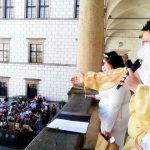 Majáles v Jindřichově Hradci ovládli hippies z obchodní akademie