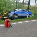 U Hosína na Českobudějovicku se převrátila dodávka s šesti lidmi. Dva zranění skončili v nemocnici