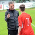 Demolici v první půli režíroval Vojtěch Baštýř