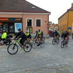 Charitativní cyklojízda Na kole dětem měla zastávku v Dačicích