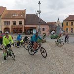 Charitativní cyklojízda Na kole dětem měla zastávku v Dačicích