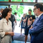 Do nemocnice ve Strakonicích přijeli ministři Válek a Stanjura