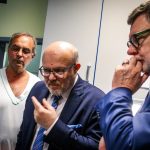 Do nemocnice ve Strakonicích přijeli ministři Válek a Stanjura