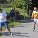 Závodili na inlinech od srlínské hospody ke mlýnu