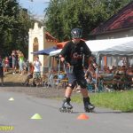 Závodili na inlinech od srlínské hospody ke mlýnu