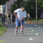 Závodili na inlinech od srlínské hospody ke mlýnu