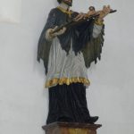 Socha sv. Jana Nepomuckého je už v zátoňském kostele