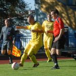 V derby Veselí – Dražice padalo karet jak při karbanu