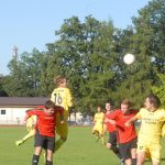 V derby Veselí – Dražice padalo karet jak při karbanu