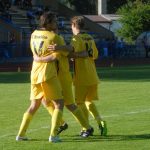 V derby Veselí – Dražice padalo karet jak při karbanu