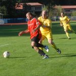 V derby Veselí – Dražice padalo karet jak při karbanu