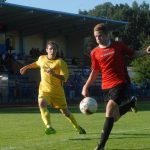 V derby Veselí – Dražice padalo karet jak při karbanu