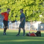 V derby Veselí – Dražice padalo karet jak při karbanu