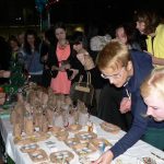 Módní show podpoří start dětí z dětských domovů do práce. Terezu Maxovou zastoupila maminka