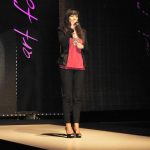 Módní show podpoří start dětí z dětských domovů do práce. Terezu Maxovou zastoupila maminka