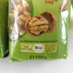 Pozor na plesnivé ořechy a sušené meruňky s červy
