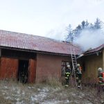 Střechu hájenky v Bělčicích zničil požár