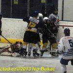 Dramatické momenty hokejového derby Soběslav – Veselí objektivem