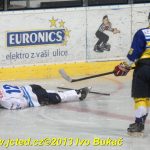 Dramatické momenty hokejového derby Soběslav – Veselí objektivem